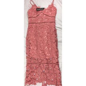 NWT boohoo Plus Plunge Ruffle Belted Mini Dress